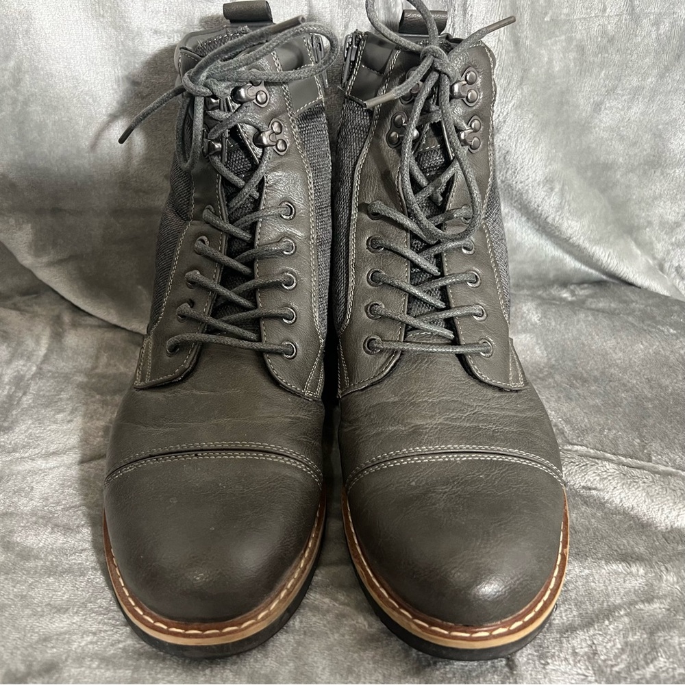 J75 Garrison Boots Men's Sz 11 Leather Rugged Sole Boot Cap-Toe Combat Boots